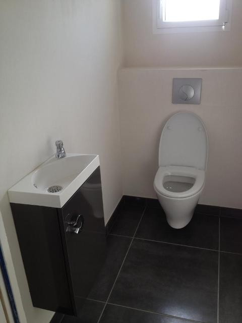 WC ET MEUBLE LAVE-MAINS
